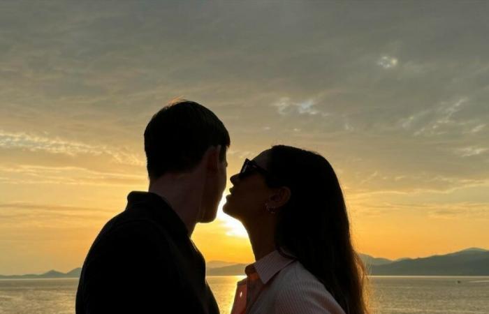 Zwischen Melissa Satta und Carlo Beretta küssen sich bei Sonnenuntergang in Griechenland: Hier sind die ersten romantischen Fotos des Paares im sozialen Netzwerk – Gossip.it
