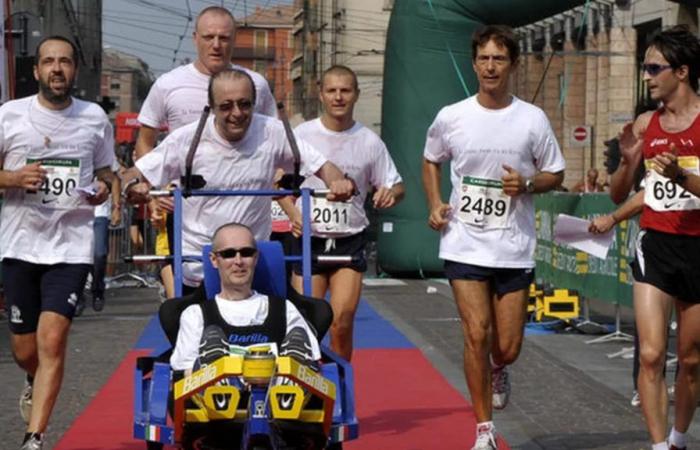 Parma, Abschied von Francesco Canali. Er litt an ALS und war Marathonläufer im Rollstuhl
