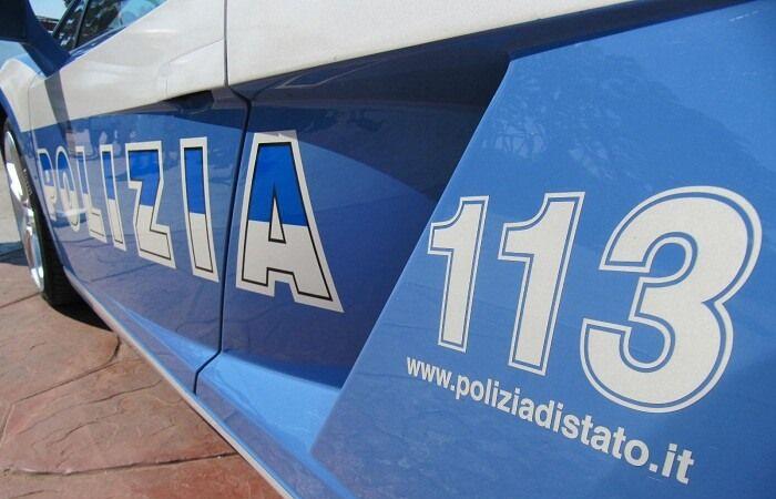 Matera: 19-Jähriger, der dem Hausarrest entkommen ist, wird von der Staatspolizei ins Gefängnis gebracht