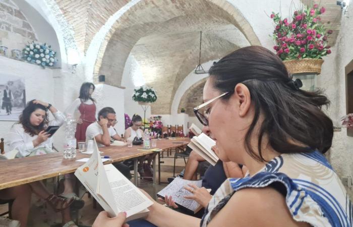 Der Silent Book Club entsteht in den Abruzzen, gemeinsame Lektüre und kulturelle Sozialisierung in Bucchianico – Virtù Quotidiane