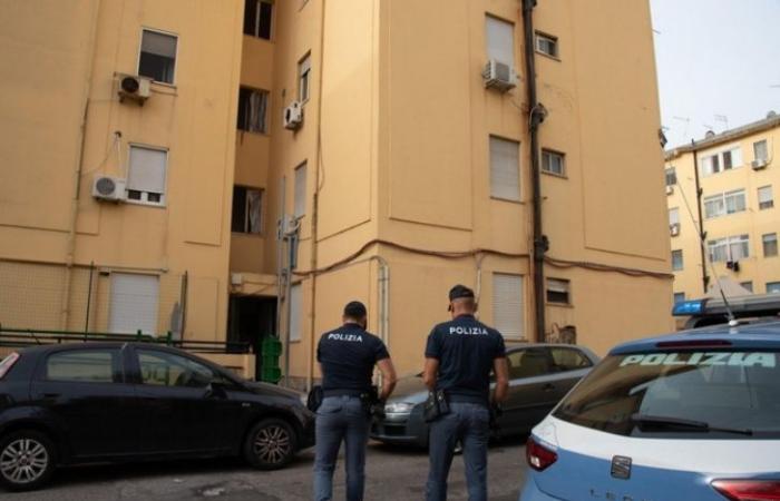 Auf dem Höhepunkt eines Streits ersticht er seine Frau. Femizid in Cagliari, 77-Jährige verhaftet