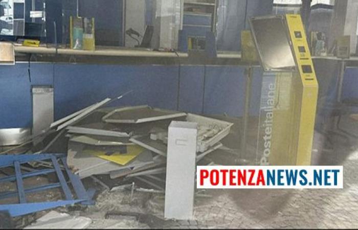 Potenza, Postamt in der Provinz, das durch einen versuchten Raubüberfall zerstört wurde: Das sind die neuesten Nachrichten