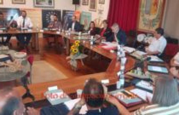 Die Ratssitzung 2024-2029 begann gestern Abend in Sant’Anna Arresi