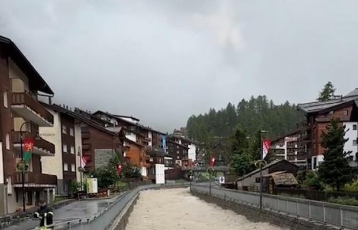 Zermatt isoliert, Züge und Straßen gesperrt