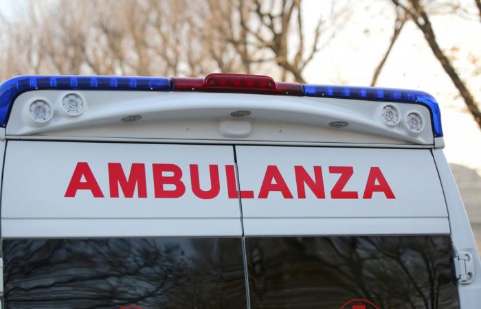 Mit Wassermelonen beladener Lieferwagen prallt gegen einen Lastwagen, eine Frau stirbt in der Gegend von Trapani – BlogSicilia