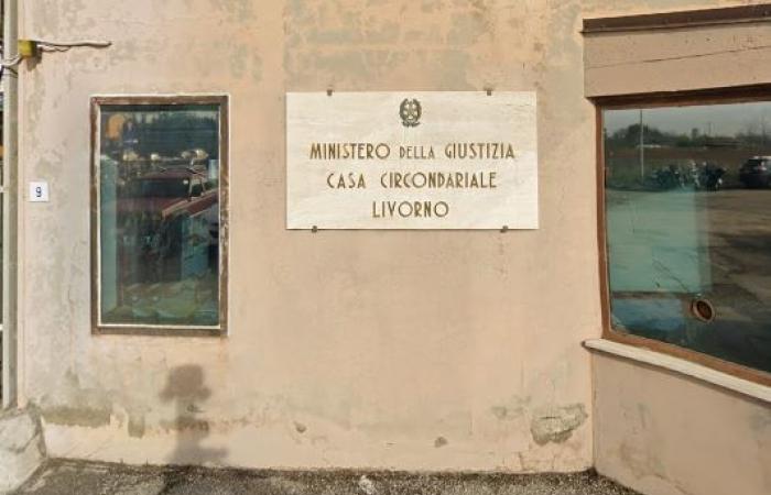 POZZUOLI| 36-jähriger Häftling klettert über eine Mauer und entkommt aus Livorno-Gefängnis: Es ist eine Fahndung