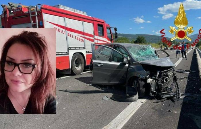 Catia Calisti ist tot, die Sängerin (Star von Fantastico) Opfer eines Verkehrsunfalls auf der Flaminia