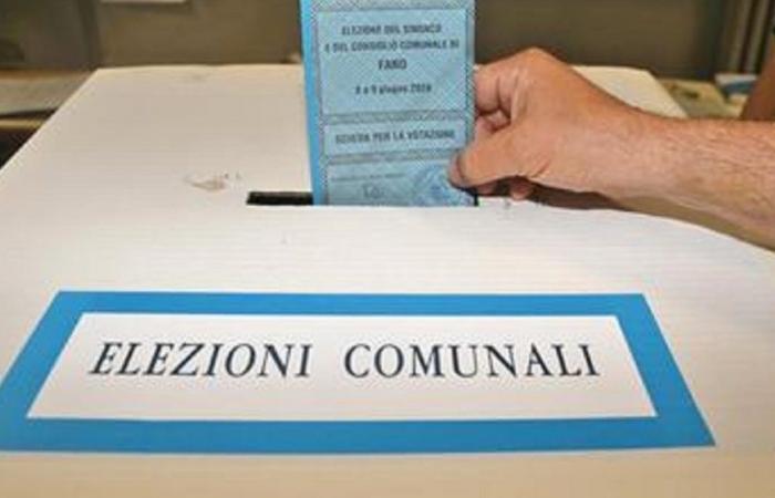 Abstimmung in Urbino, Austausch von Beschwerden. Von der Mitte-Rechts-Partei für eine Audioaufnahme beteiligt Carrabs: „Aber es war ein Witz“