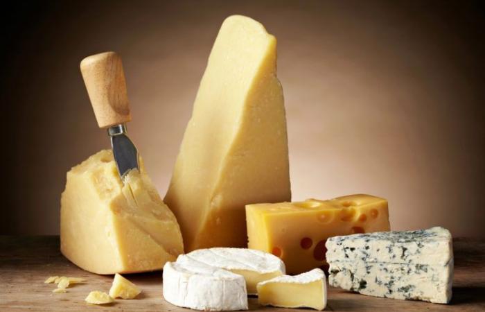 Essen Sie an diesem Wochentag niemals Käse: Wenn Sie das tun, besteht ein großes Risiko