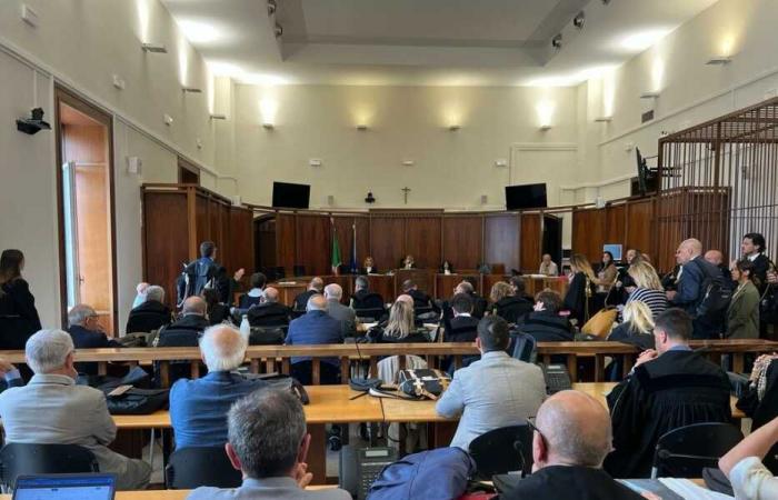 Berufungsverfahren zur Eisenbahnkatastrophe vom 12. Juli 2016: Montagmorgen im Gerichtssaal in Bari