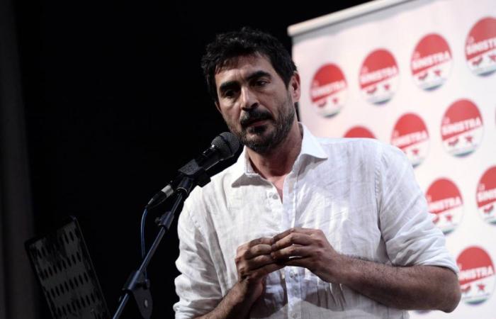 Fratoianni: „Ich stimme mit Salis überein, die Besetzung von Häusern ist kein Verbrechen.“ Und Salvini: „Beschämend“