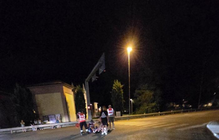 Cernusco Lombardone: Cernusco, Radfahrer auf der Provinzstraße angefahren