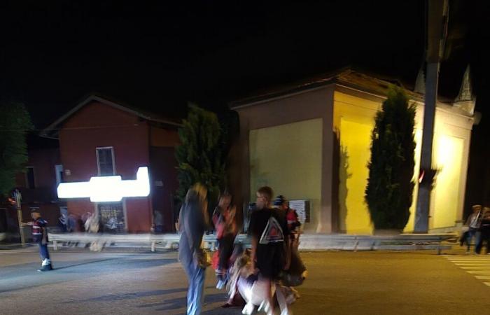 Cernusco Lombardone: Cernusco, Radfahrer auf der Provinzstraße angefahren