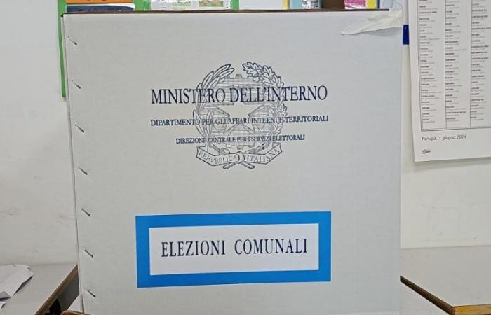 Stimmzettel und Wahllokale in Umbrien eröffnet. Alle Augen sind auf Perugia gerichtet: die anderen wichtigen Spiele