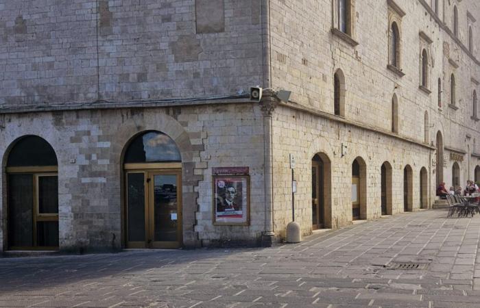 Das ehemalige MPS-Gebäude auf dem Platz in Todi wird bald freigegeben « ilTamTam.it, die Online-Zeitung Umbriens
