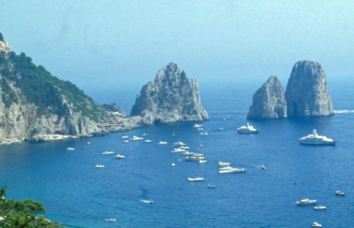 Das Wasser ist nach Capri zurückgekehrt, aber es besteht die Befürchtung, dass es seinem Image schaden könnte. Der Präfekt: „Wir brauchen einen Plan B“