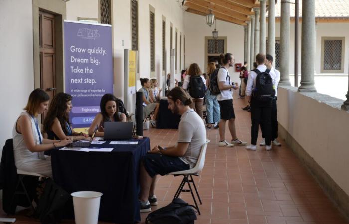 Auf dem Weg zur Arbeitswelt: Der Karrieretag der Universität Pisa beginnt