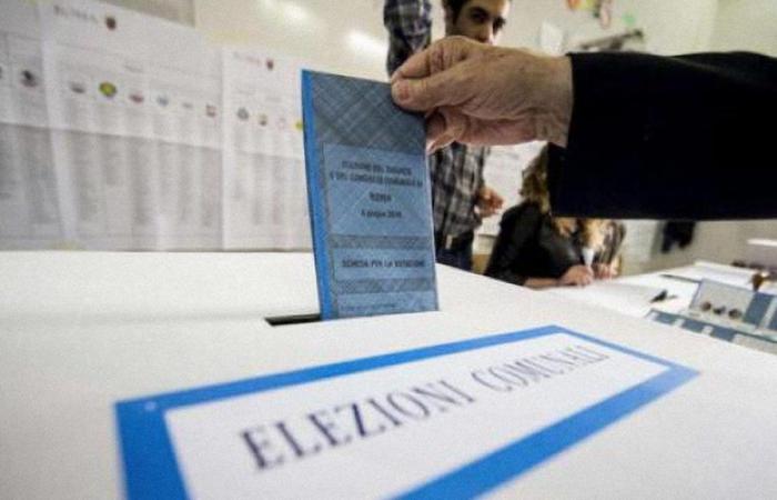 Abstimmungen in der Lombardei, Wahlbeteiligung am Sonntag um 23 Uhr bei 34 %: Die Herausforderungen bei der Stimmabgabe in den 13 Gemeinden