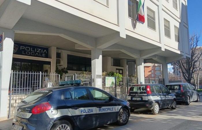 Das Näherungsbüro der Gemeinde Andria wurde in der Via Tiziano (Polizeipräsidium) aktiviert.