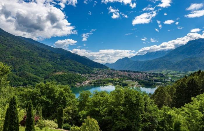 Der Trentino-Fjord ist ein See mit einer ungewöhnlichen Form, der Ihre Reise nach Trient wirklich fantastisch machen wird