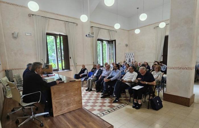 Wichtiges Treffen der Mitglieder der Deputation für Heimatgeschichte der Abruzzen in Avezzano: Schwerpunkt auf der Marsicana-Kultur