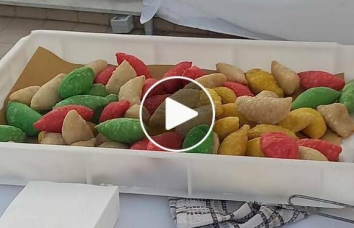 Video von Coloured Panzerottini von Giusy Aversa: Eine Explosion von Geschmack und Tradition