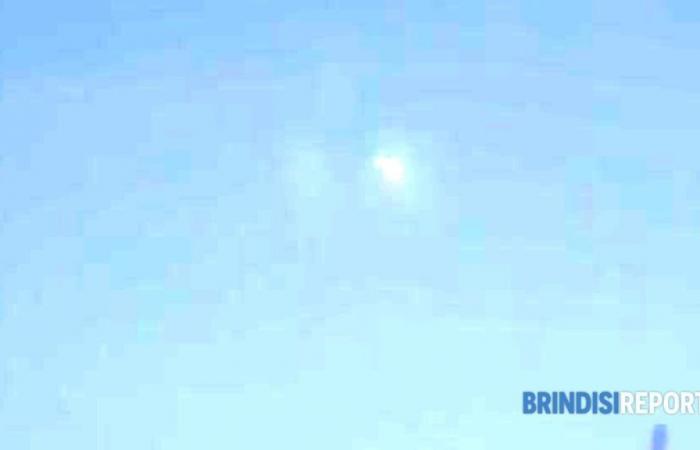 „Seltsames Flugobjekt am Himmel“ wurde auch aus der Gegend von Brindisi gemeldet