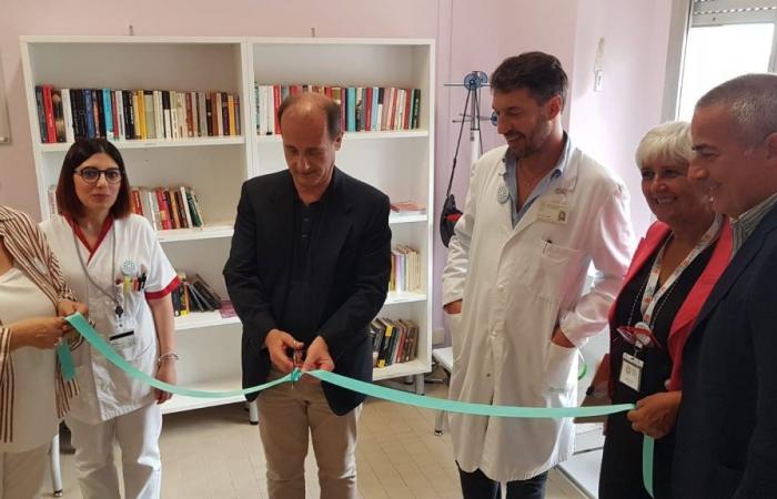 Die „Wiedergeburtsbibliothek“ im Krankenhaus Forlì: Bücher für Krebspatienten und ihre Familien