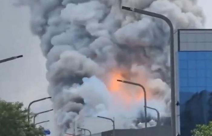 Bei einem Brand in einer Lithiumbatteriefabrik in Südkorea sind mindestens 22 Menschen ums Leben gekommen