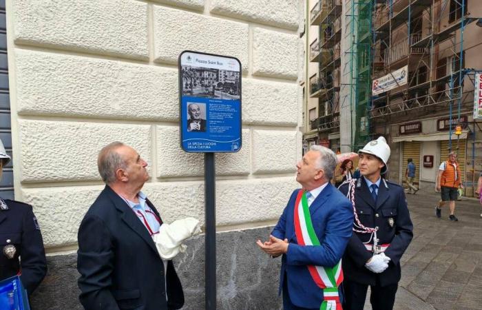 Die dem Dichter Giovanni Giudici gewidmete Gedenktafel wurde auf der Piazza Saint Bon enthüllt