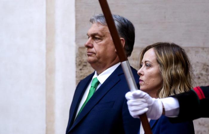 Deutschland, Unfall mit Orbáns Eskorte vor dem Besuch von Meloni in Rom: ein Polizist tot, ein weiterer schwer erkrankt