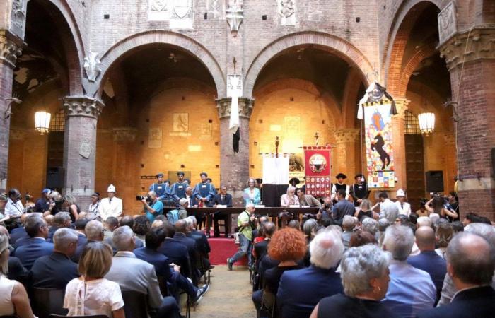 Drappellone für den Palio di Siena am 2. Juli 2024, die Präsentation