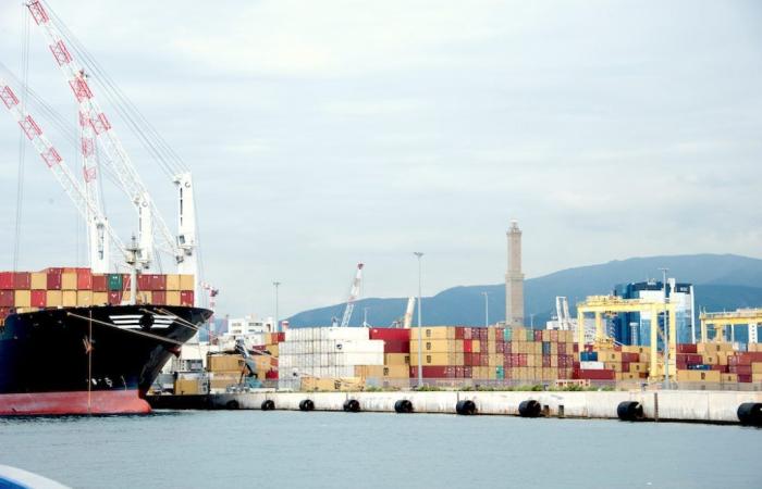 Hafen von Genua, die Gewerkschaften fordern eine dringende Sitzung zur „Überlastungsgebühr“
