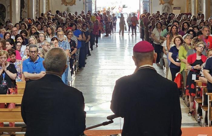 In Caltanissetta über 800 Katecheten aus ganz Sizilien: Delegation von Aretusea anwesend