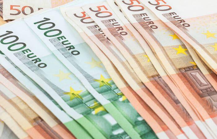 Der Euro-Dollar-Kurs bleibt trotz schwacher deutscher Daten auf Kurs über 1,0700