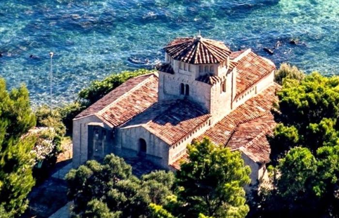 Portonovo, die Wiedereröffnung der romantischen Kirche, nur einen Steinwurf vom Meer entfernt, am Montag, den 1. Juli