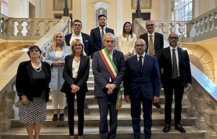 In Forlì gibt es den Mitte-Rechts-Rat Zattini bis: 5 Männer und 4 Frauen, den stellvertretenden Bürgermeister von Fratelli d’Italia