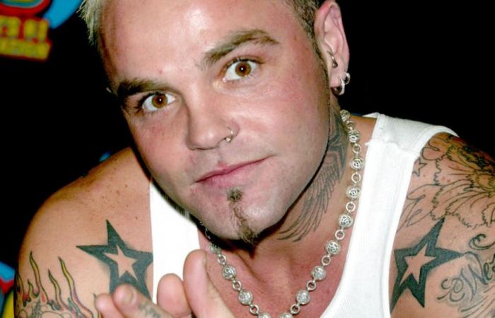 Der Crazy-Town-Sänger Shifty Shellshock ist gestorben, seine Leiche wurde in seinem Haus in Los Angeles gefunden: Er war 49 Jahre alt
