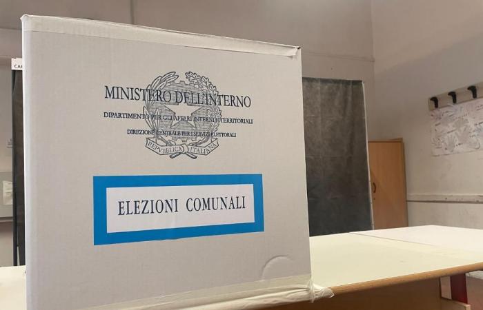 Immer mehr Stimmzettel in der Toskana. Nach den Wahlen waren 62 % der Gemeinden Mitte-Links
