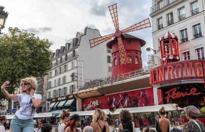 Paris, das Moulin Rouge erhält im April seine vom Wind verlorenen Flügel zurück – SiViaggia
