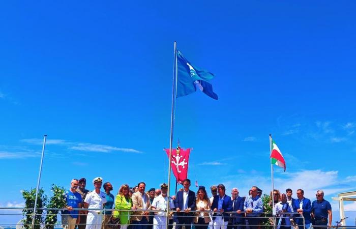 Die pisanische Küste feiert zwanzig Jahre Blaue Flagge. Heute Morgen findet die Preisverleihung statt