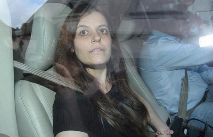 Ilaria Salis kehrt nach Hause zurück. Orban will den Prozess, sie schließt sich in Brüssel ein