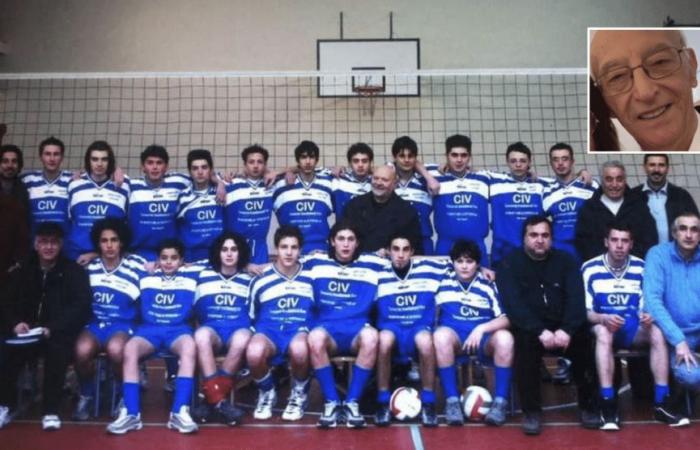 Der letzte Abschied von Ninì, Herz und Geschichte des Volleyballs in Vico del Gargano. „Mann von Wert und immenser Sportkultur“