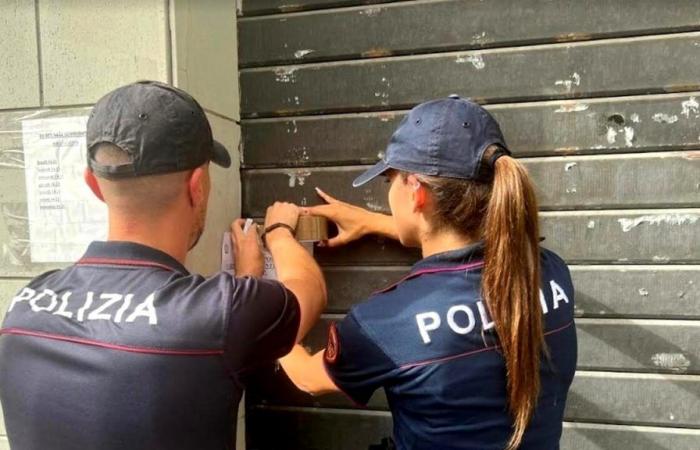 Medaglie d’Oro, das Wettbüro geschlossen, war der Lieblingsort der Minderjährigen: die Razzia der Polizei