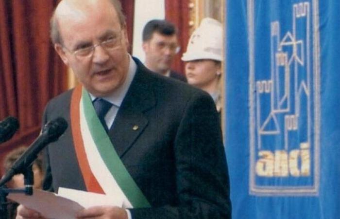 Paolo Agostinacchio, ehemaliger Bürgermeister von Foggia, stirbt: Er wurde in seinem Arbeitszimmer krank