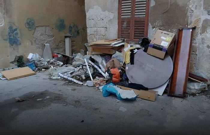 In Trapani zurückgelassener Müll, Meldungen von Bürgern häufen sich