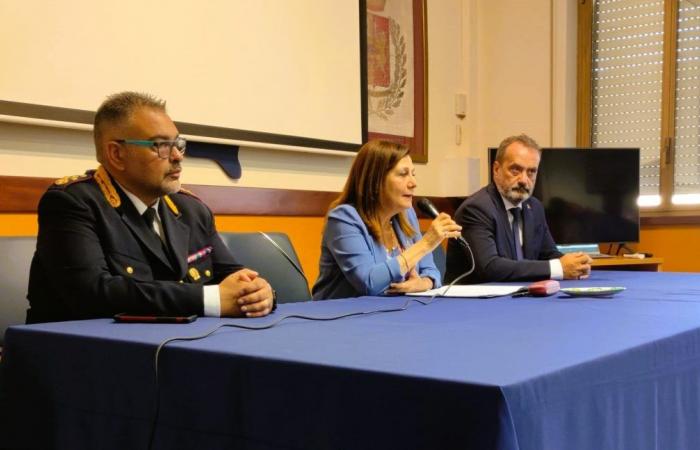 Als integrierte Kontrolle des Territoriums führte die Staatspolizei Kontrollen in der Hauptstadt und in den Gemeinden Gela und Niscemi durch. – Polizeipräsidium Caltanissetta