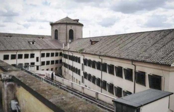 Selbstmord in Frosinone, Anschlag in Civitavecchia, gezielt gegen Regina Coeli
