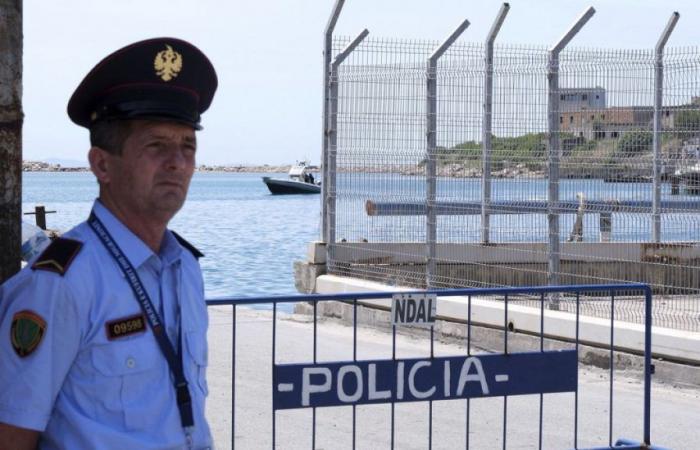 Migranten, Italien wartet auf die Fertigstellung der beiden CPRs in Albanien: Kritik und Interesse seitens der EU