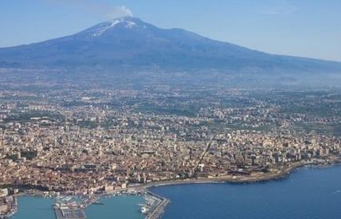 Weitere Angriffe: In Nicolosi bei Catania wird ein Lehrer zusammengeschlagen